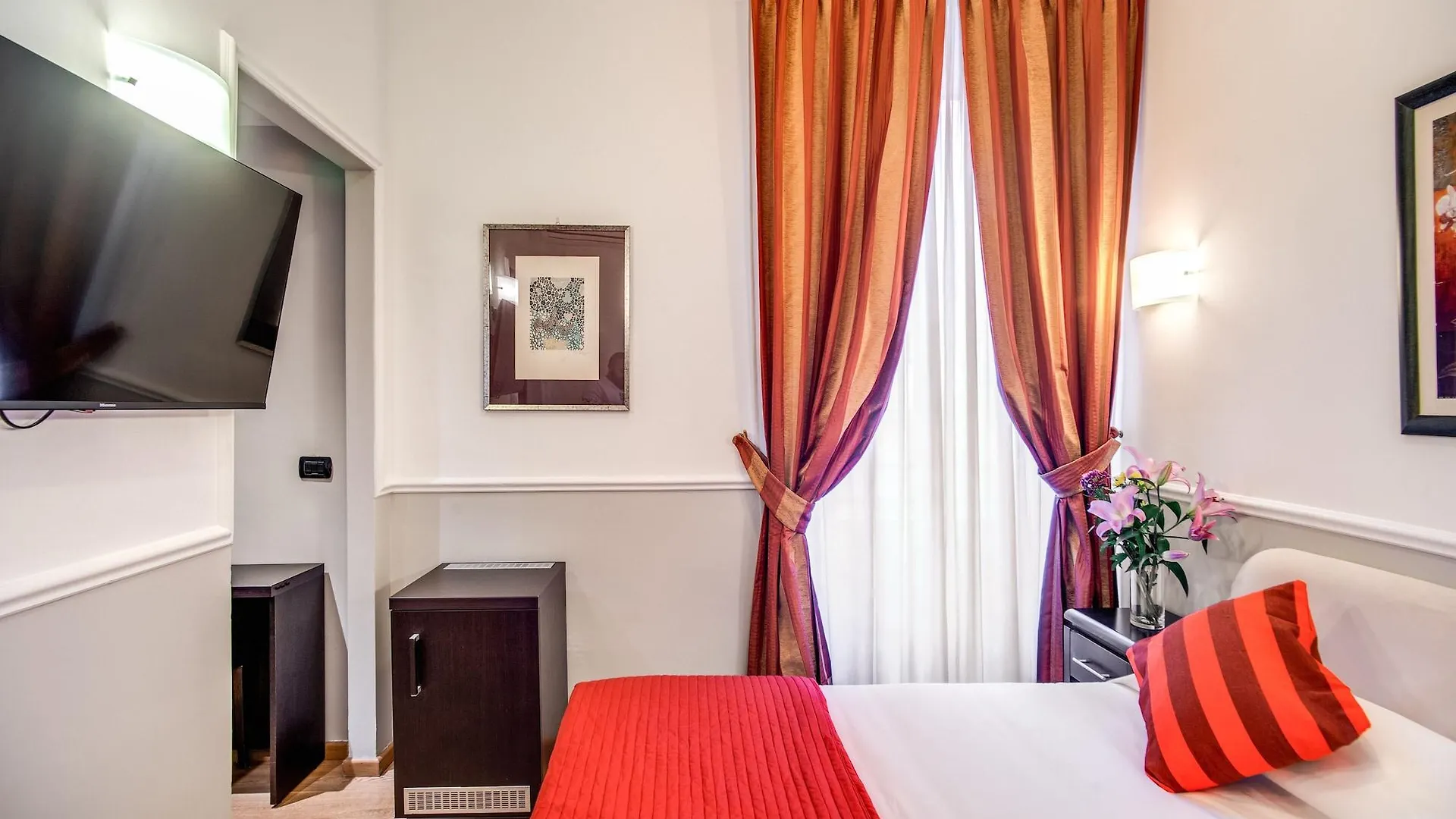 **  Hotel Everest Inn Rome Italy