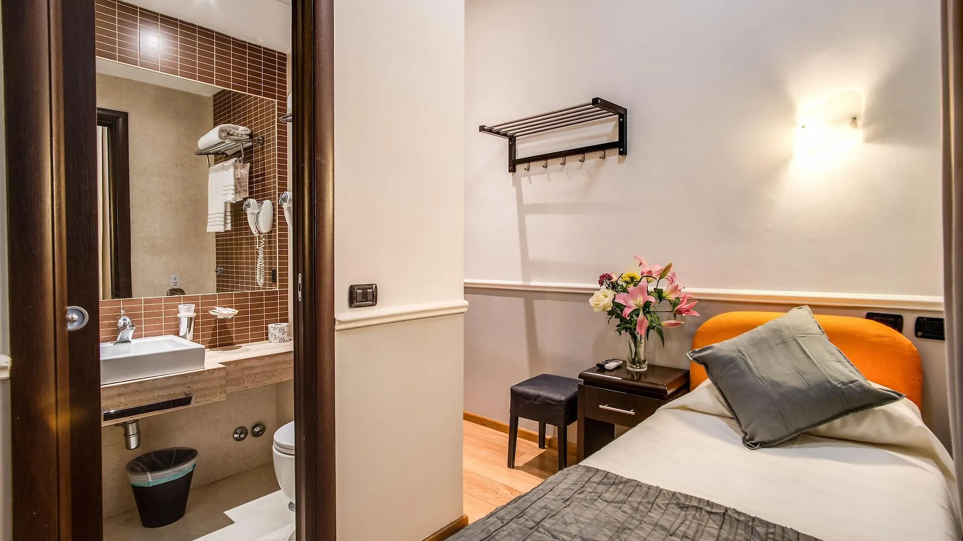 Hotel Everest Inn Roma İtalya