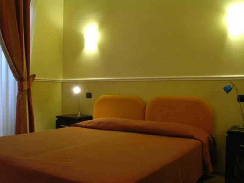 Hotel Everest Inn Roma 2*,