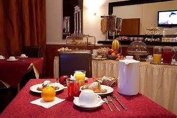 Hotel Everest Inn Rome 2*,  Italy