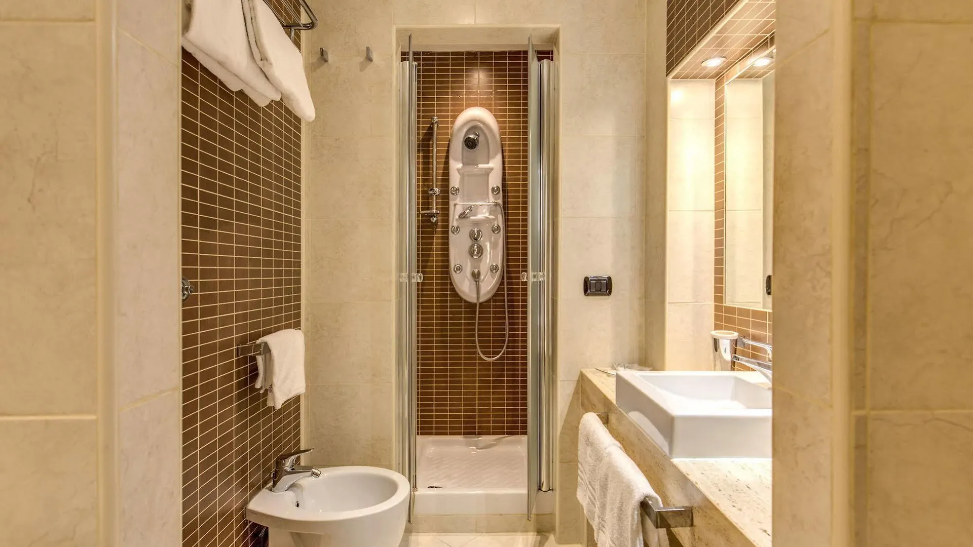 Hotel Everest Inn Roma 2*,